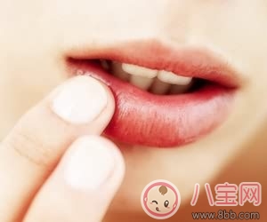 哺乳期上火还能喂奶吗 如何预防奶水上火呢 哺乳期上火还能喂奶吗 如何预防奶水上火呢