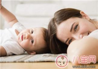 为什么朱丹哺乳期坚持不化妆 喂奶期间可以化妆吗 为什么朱丹哺乳期坚持不化妆 喂奶期间可以化妆吗