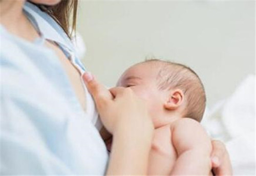 女性哺乳期吃什么奶水多 哺乳期哪些食物是不能吃的 女性哺乳期吃什么奶水多 哺乳期哪些食物是不能吃的