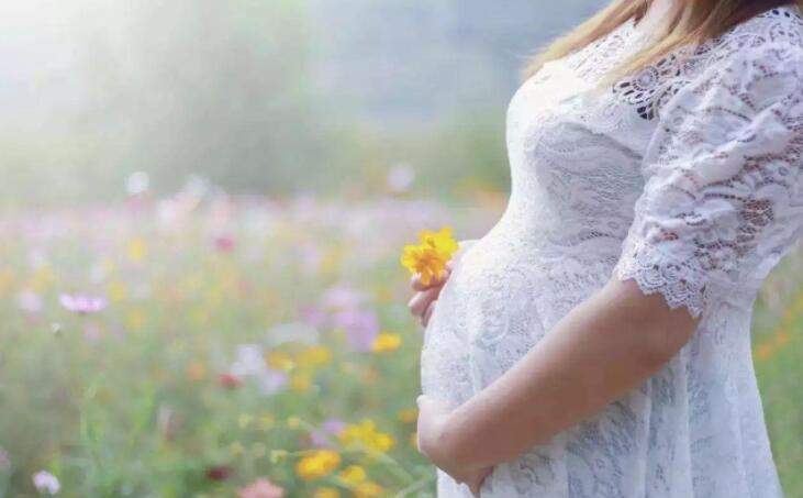 孕期，身体出现这4个症状，说明缺钙了
